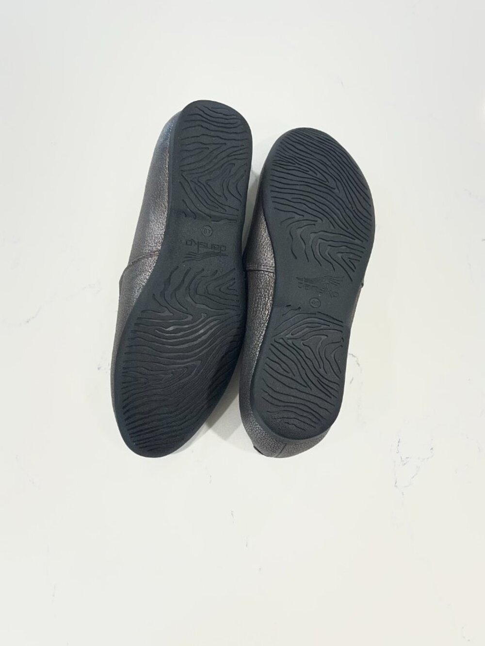 Dansko Women’s Larisa – Pewter Metallic Size 40 / 9.5 US - Picture 7 of 8
